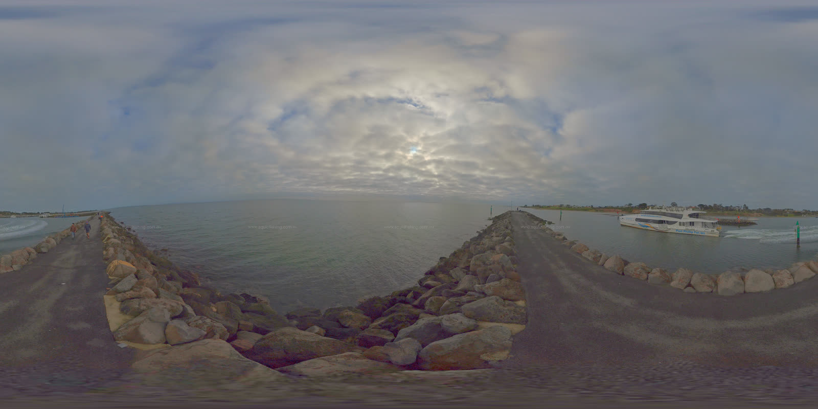 Interactive 360-degree field view from the Portarlington breakwater across the harbour and ferry-side water